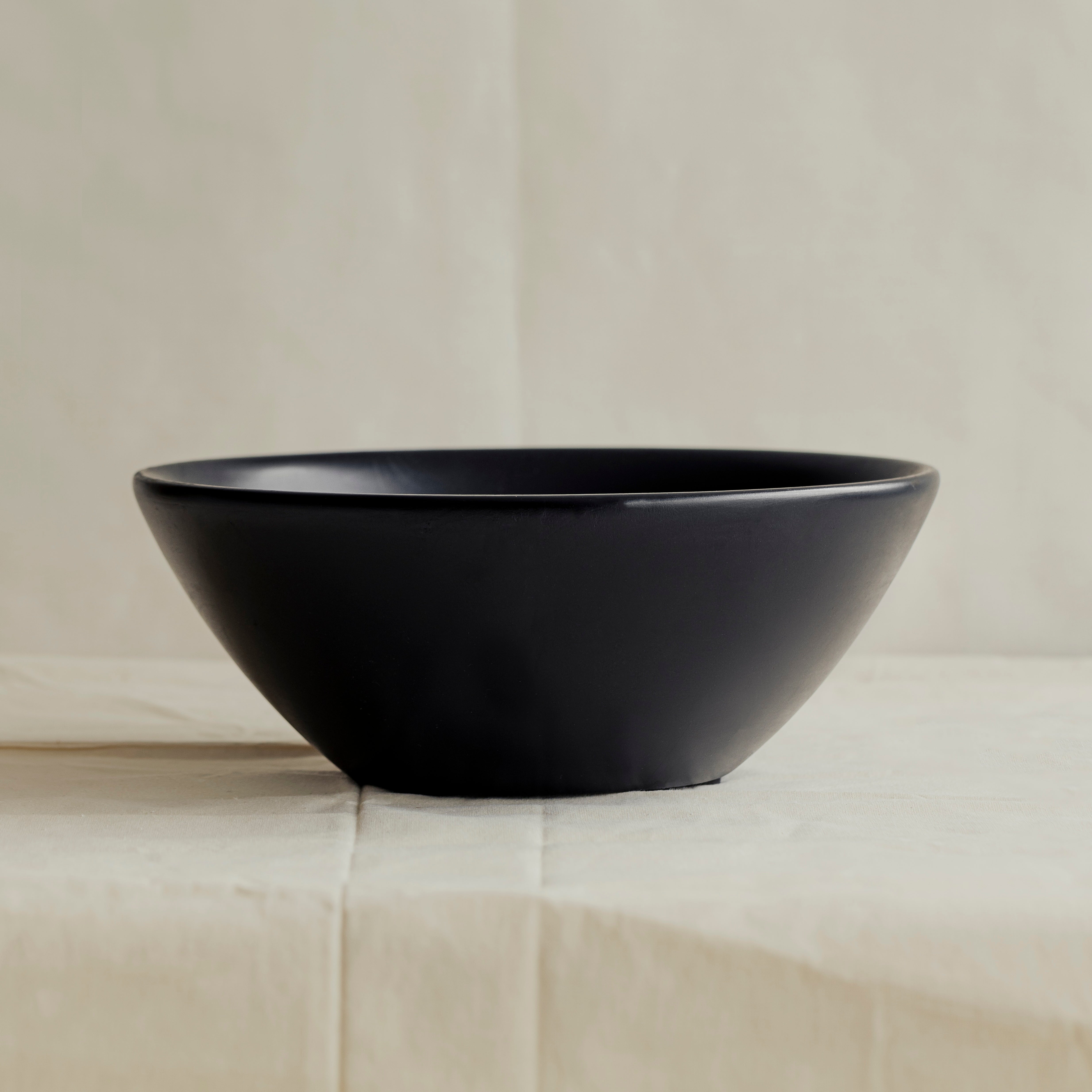 003 Small Black Mango Wood Serving Bowl