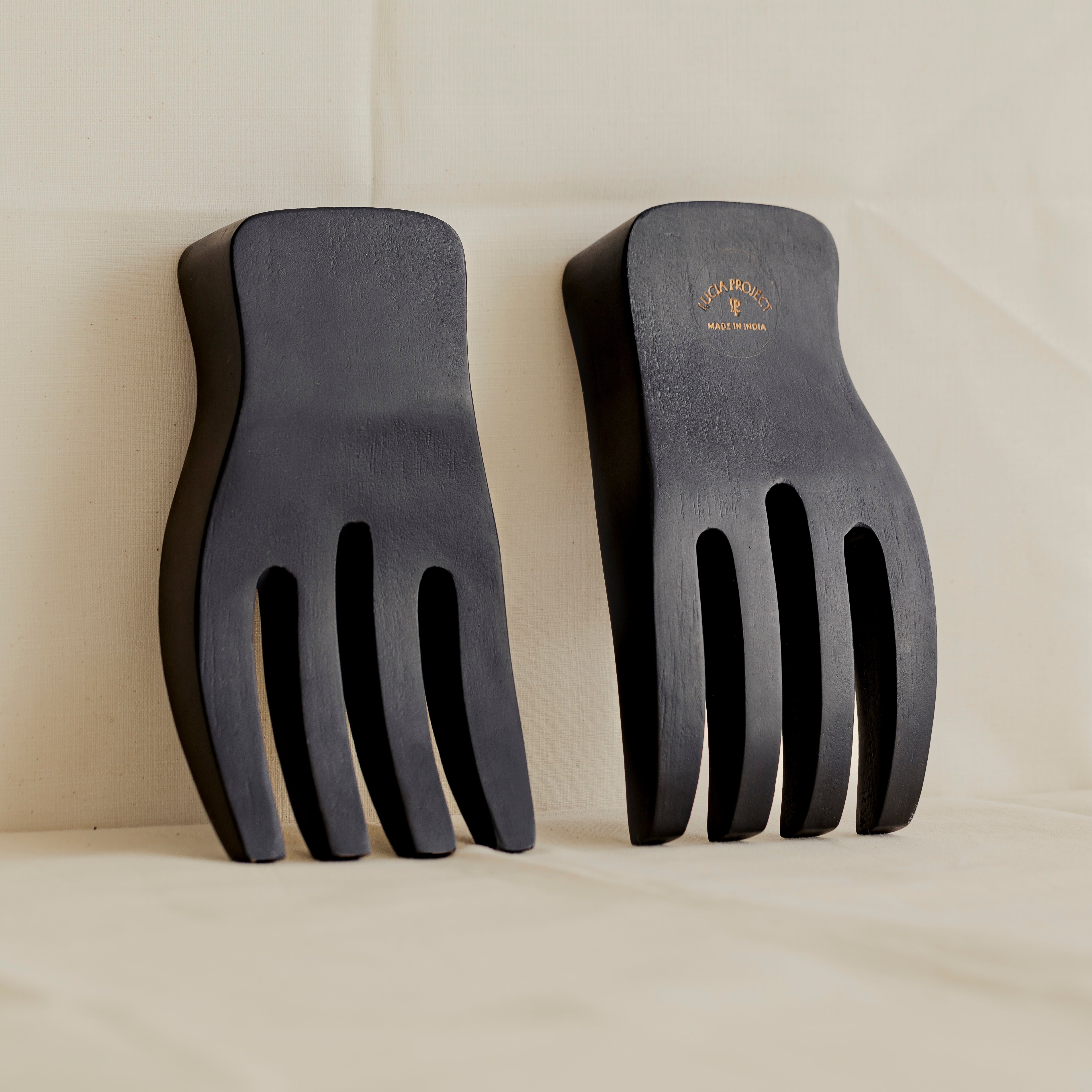 006 Black Mango Wood Salad Serving Hands