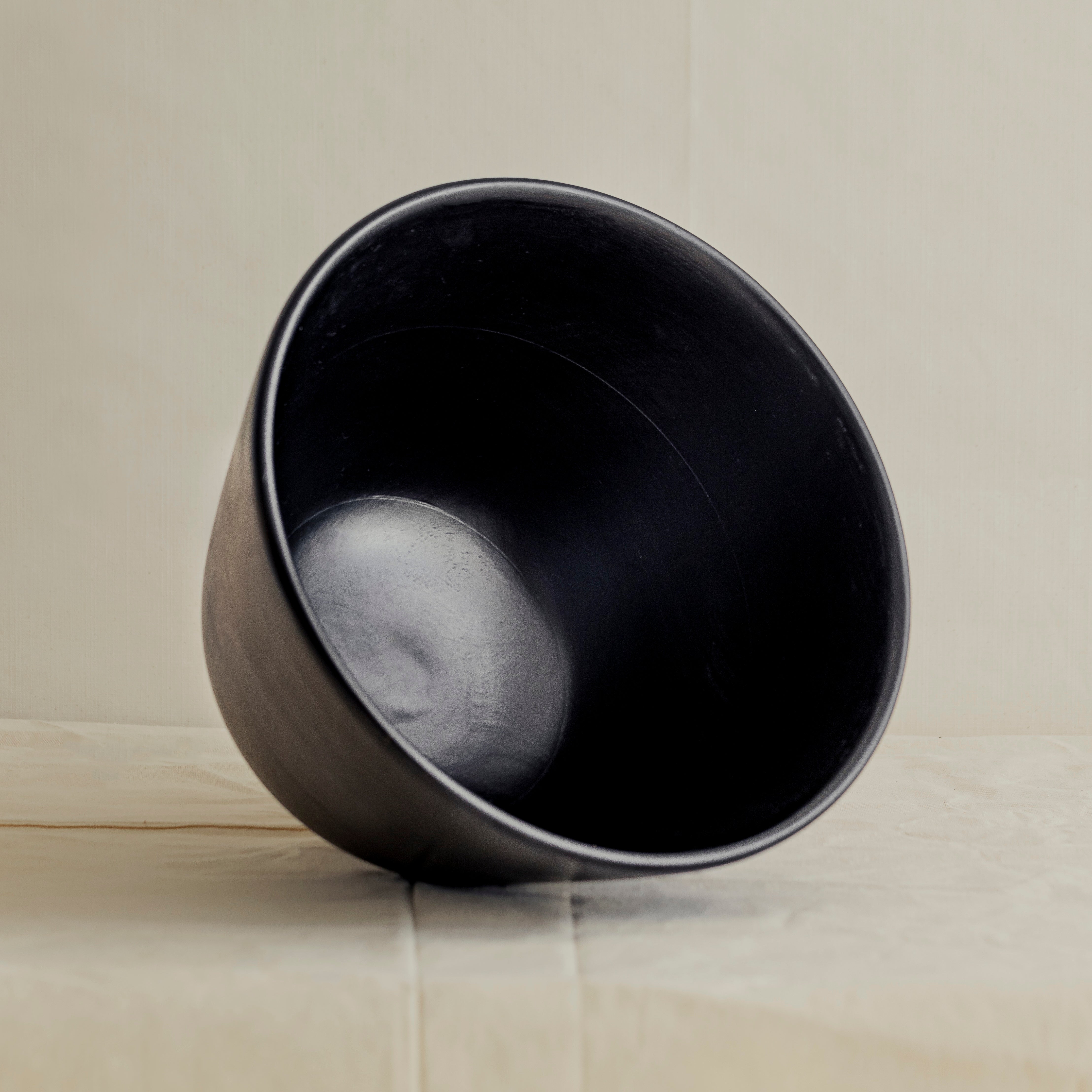 001 Large Black Mango Wood Serving Bowl